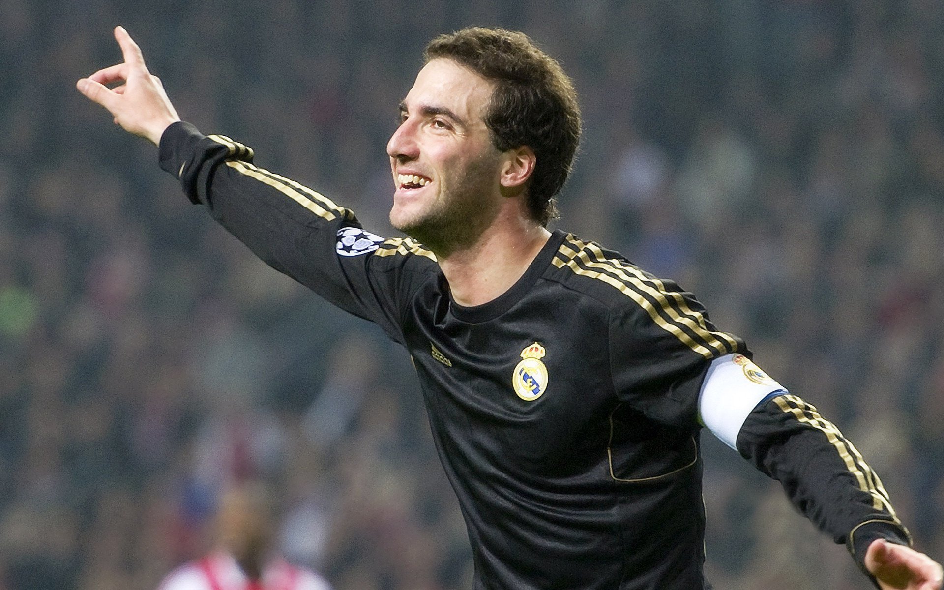 塞维利亚保持优异战绩，力争欧战资格